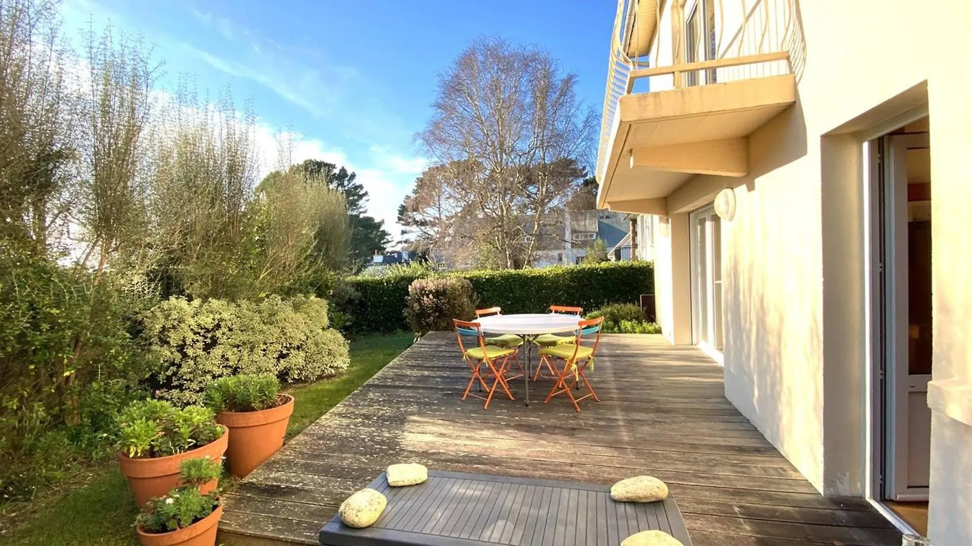 Maison Moderne A Deux Pas De La Plage Avec Jardin Et Parking A Tregastel - Fr-1-368-451 contacts