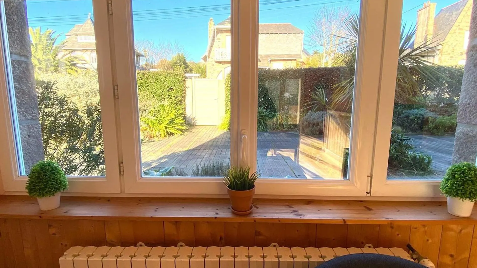 Maison Moderne A Deux Pas De La Plage Avec Jardin Et Parking A Tregastel - Fr-1-368-451